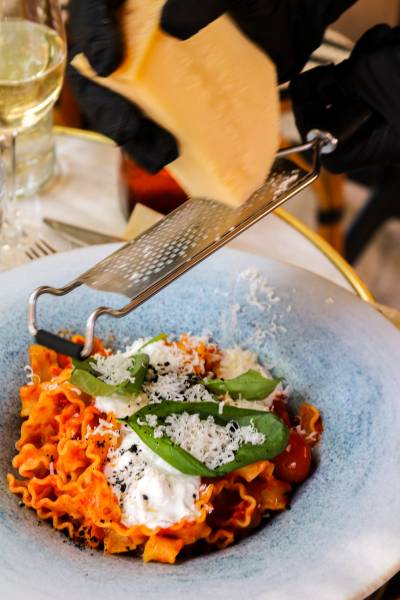 Restaurant Faubourg 46 sur Aix-en-Provence pour déjeuner en terrasse ombragée avec des plats maison