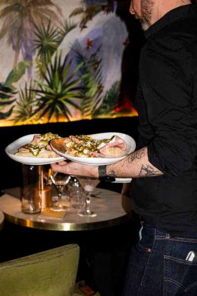 Restaurant Faubourg 46 avec formules groupes pour vos événements (anniversaire, séminaire, repas d'entreprise, EVG/EVJF)