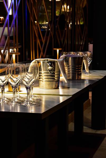 Restaurant Faubourg 46, lieu unique pour faire la fête au coeur d'Aix-en-Provence