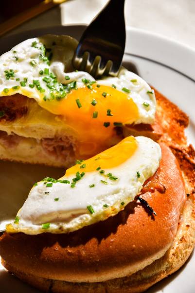 Restaurant au sein d'Aix-en-Provence, le Faubourg 46 ouvert 7/7 en service continu